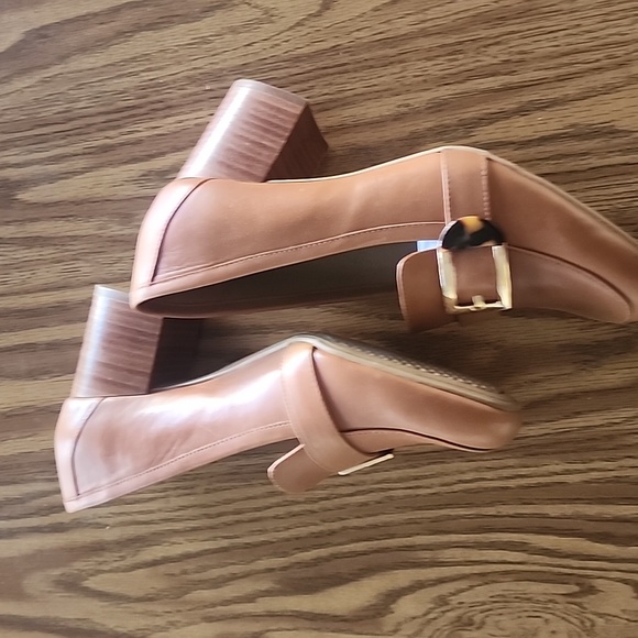 Areosoles Pattern-Work Pump - Picture 2 of 4